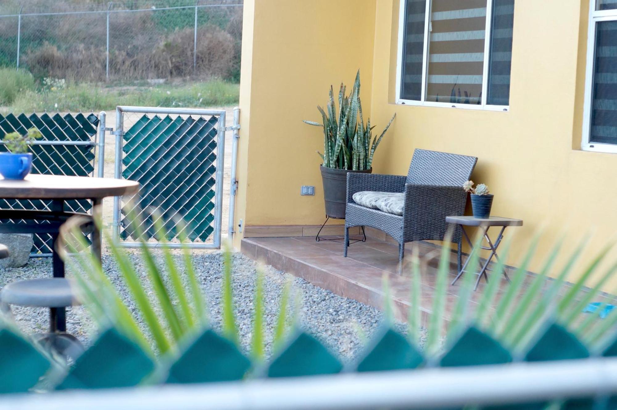 אנסנאדה Cozy, Quiet & Pet Friendly Gated Patio Studio מראה חיצוני תמונה